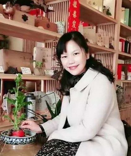 张丽                                                