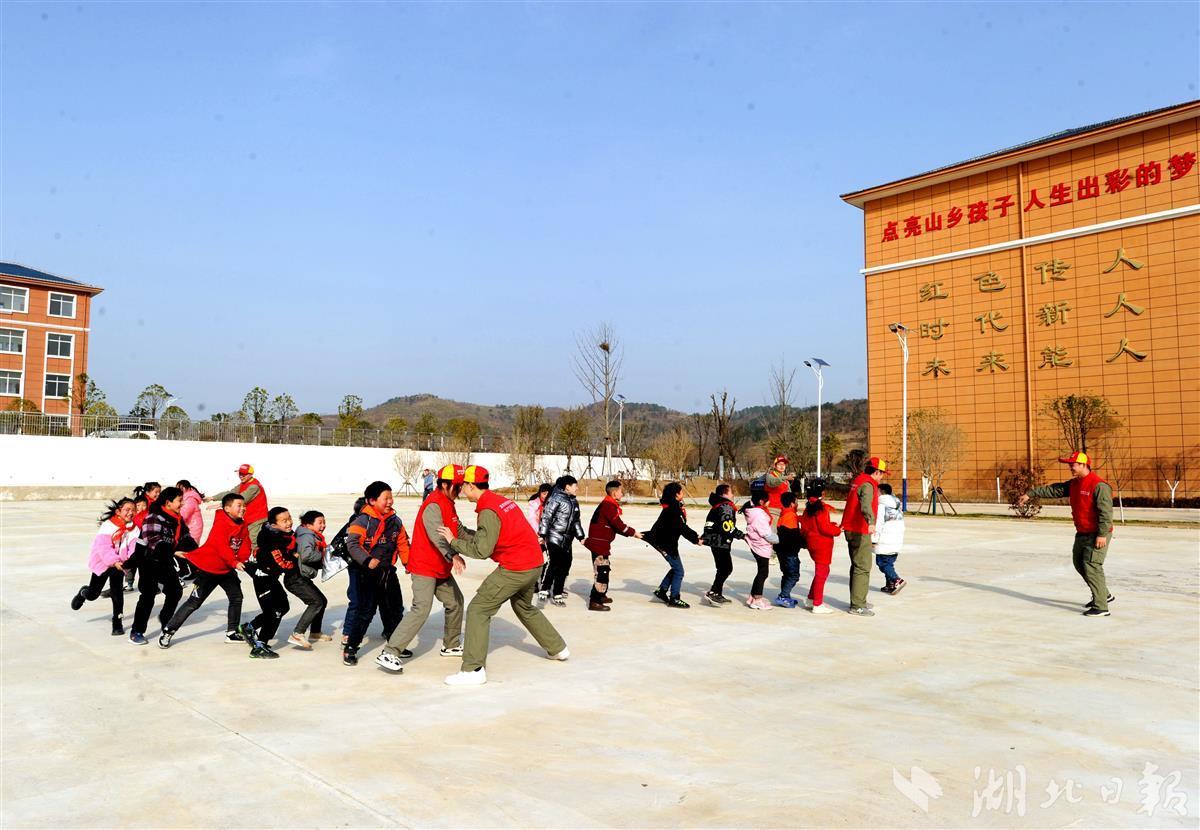 夏凡：让雷锋精神薪火相传