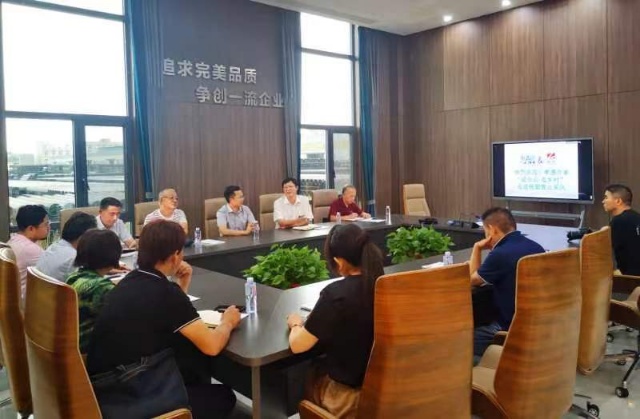 孝感作家“进企业·走乡村”创作采风走进湖北统塑管业