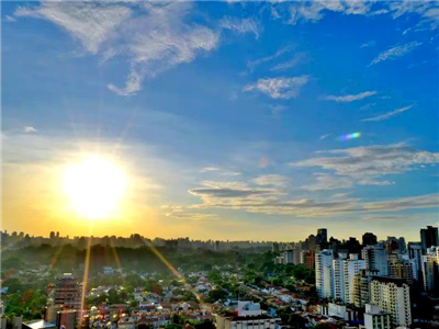 王洪涛：城市的太阳（组诗）